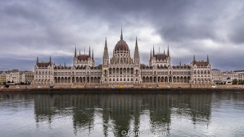 Präsidentenpalast Budapest-1.jpg